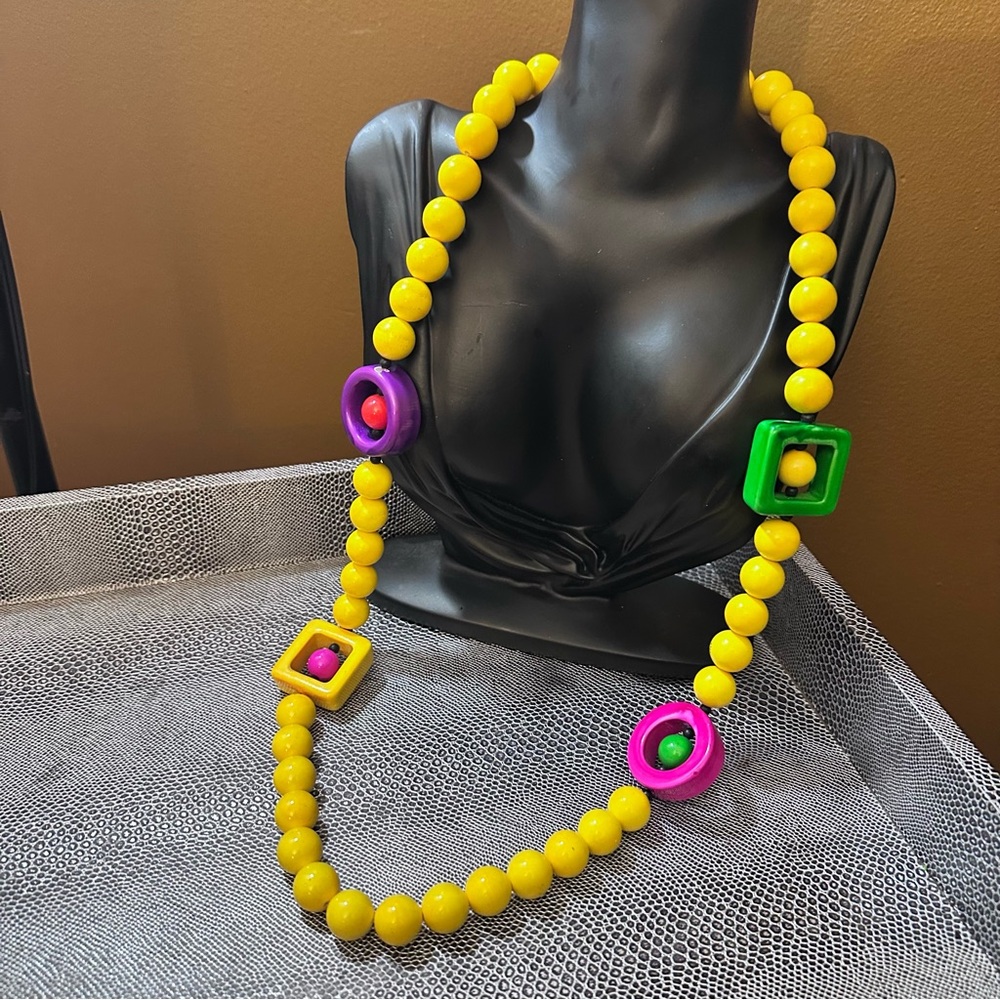 Vintage plastic multicolor 80’s necklace